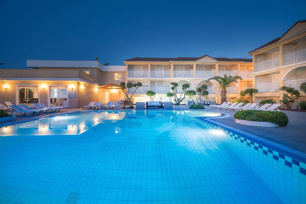 Filoxenia Hotel Zakynthos — Swimming pool in Tsilivi, Ionian Islands