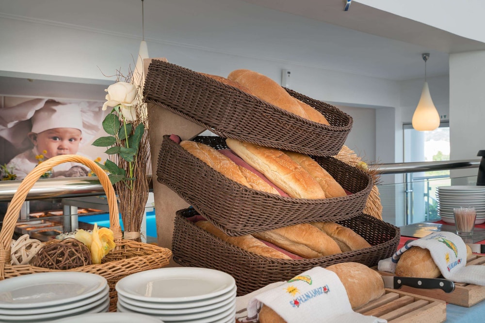 Filoxenia Hotel Zakynthos — Restaurant & bars in Tsilivi, Ionian Islands