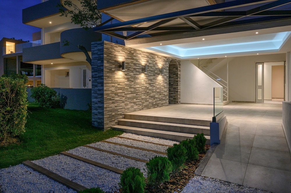 Mare Boutique - Adults Only — Hotel building in Georgioupolis