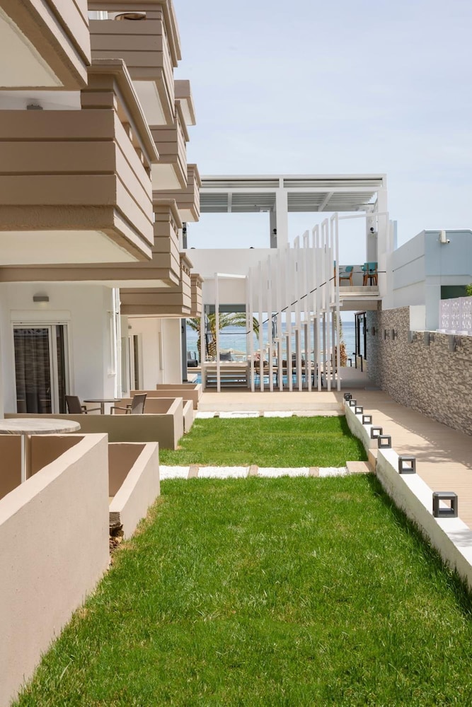 Mare Boutique - Adults Only — Hotel building in Georgioupolis