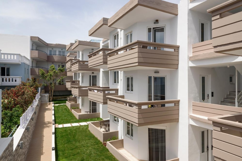 Mare Boutique - Adults Only — Hotel building in Georgioupolis