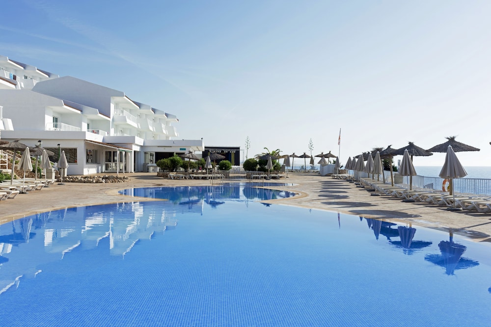 Aparthotel HSM Calas Park - All Inclusive — Swimming pool in Calas de Mallorca, Balearic Islands