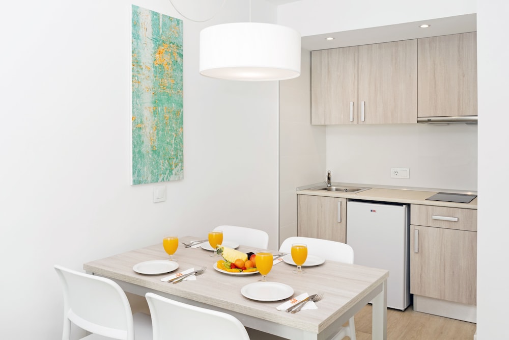 Aparthotel HSM Calas Park - All Inclusive — Hotel rooms in Calas de Mallorca, Balearic Islands