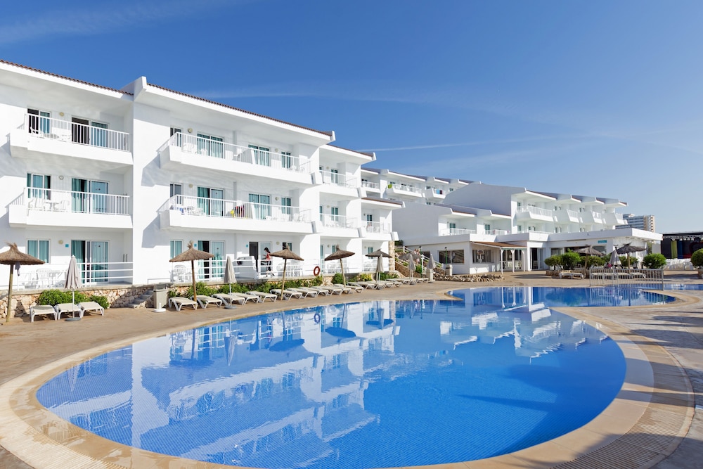 Aparthotel HSM Calas Park - All Inclusive — Swimming pool in Calas de Mallorca, Balearic Islands