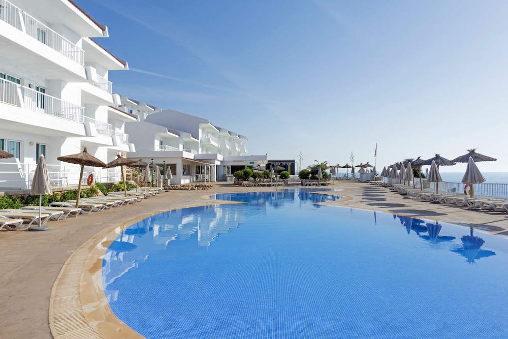 Aparthotel HSM Calas Park - All Inclusive — Swimming pool in Calas de Mallorca, Balearic Islands