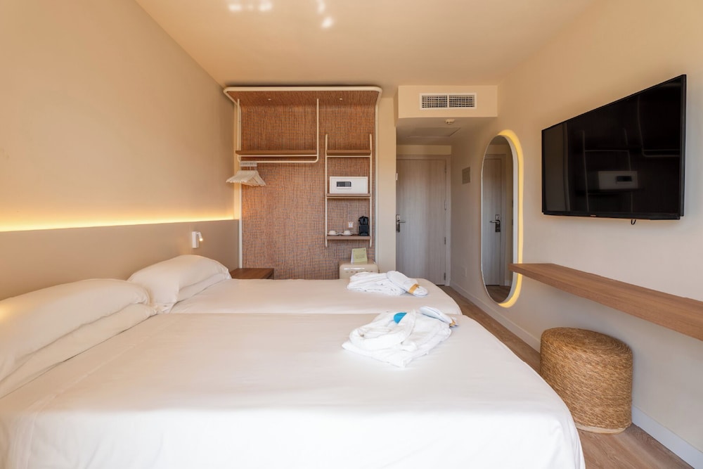 Cala Millor Garden, Adults Only — Hotel rooms in Cala Millor, Balearic Islands