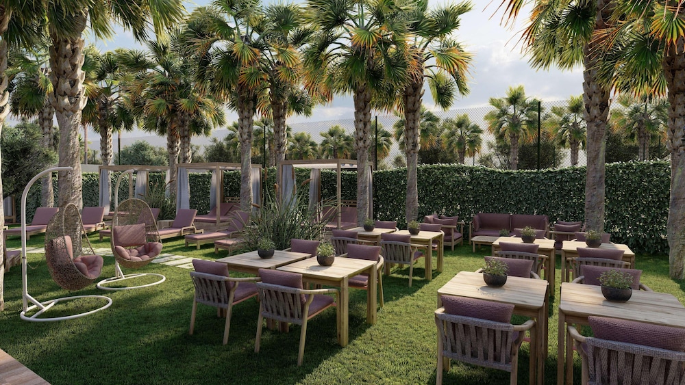 Cala Millor Garden, Adults Only — Restaurant & bars in Cala Millor, Balearic Islands