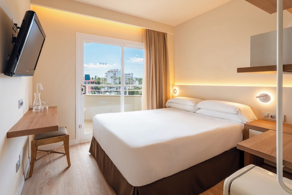 Cala Millor Garden, Adults Only — Hotel rooms in Cala Millor, Balearic Islands