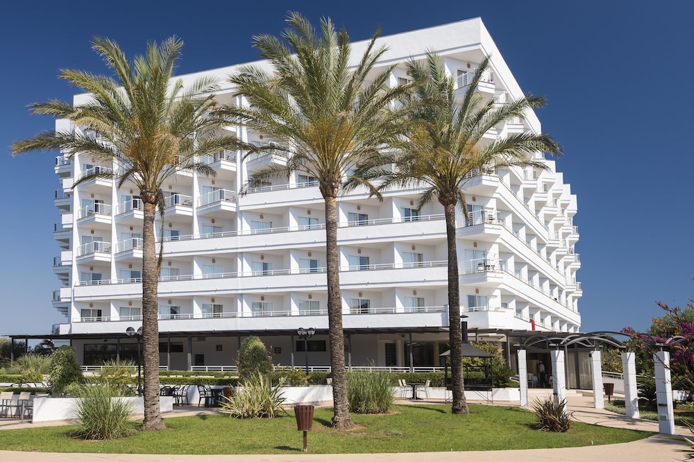 Cala Millor Garden, Adults Only — Hotel building in Cala Millor, Balearic Islands