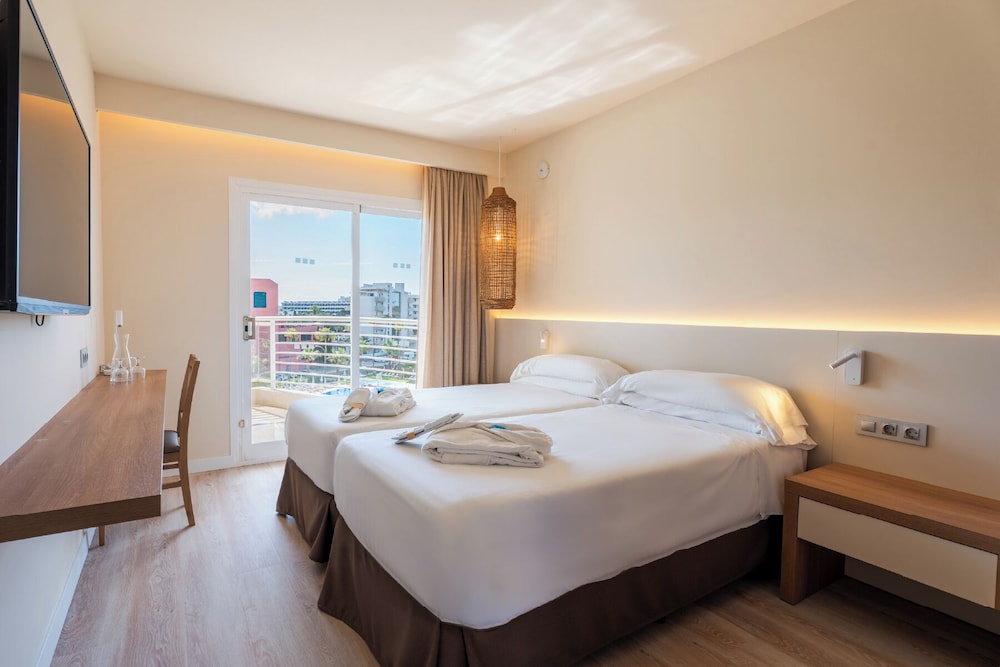 Cala Millor Garden, Adults Only — Hotel rooms in Cala Millor, Balearic Islands
