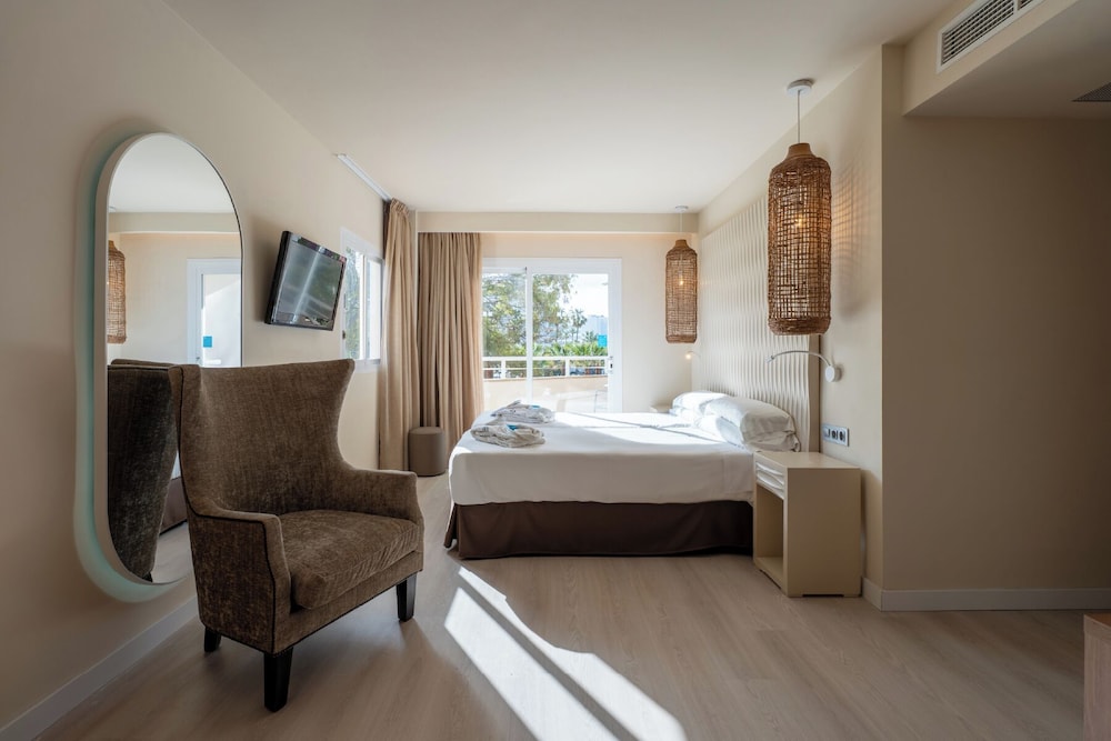 Cala Millor Garden, Adults Only — Hotel rooms in Cala Millor, Balearic Islands