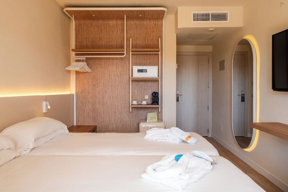 Cala Millor Garden, Adults Only — Hotel rooms in Cala Millor, Balearic Islands
