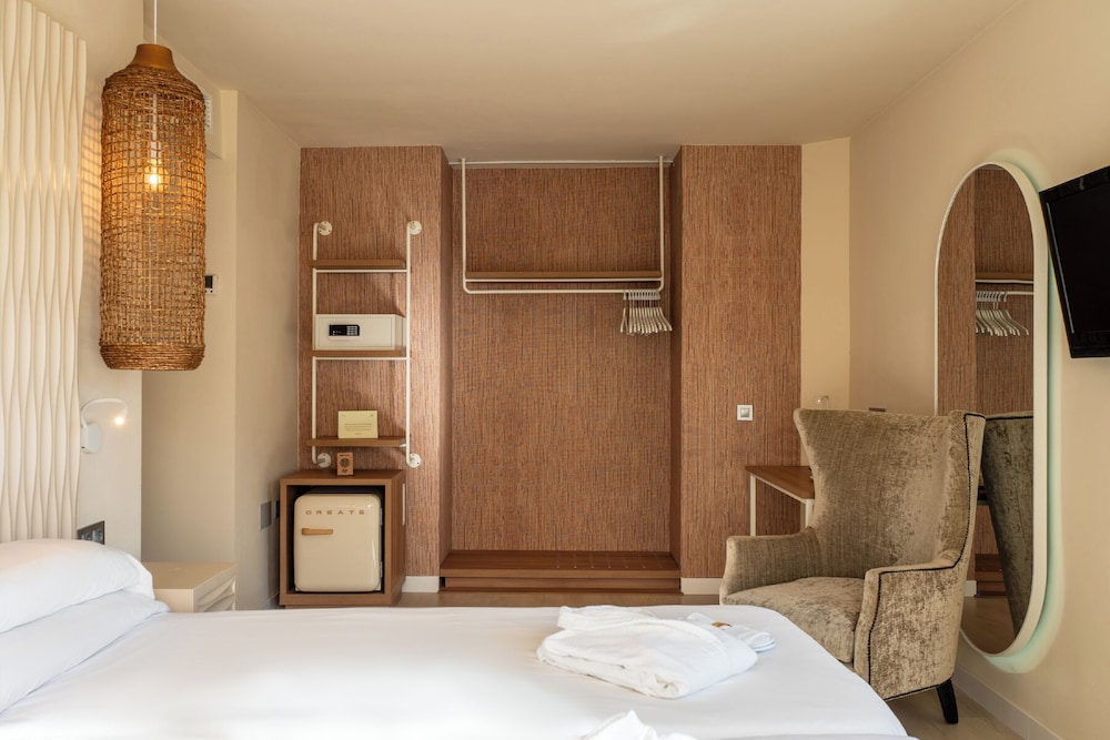 Cala Millor Garden, Adults Only — Hotel rooms in Cala Millor, Balearic Islands