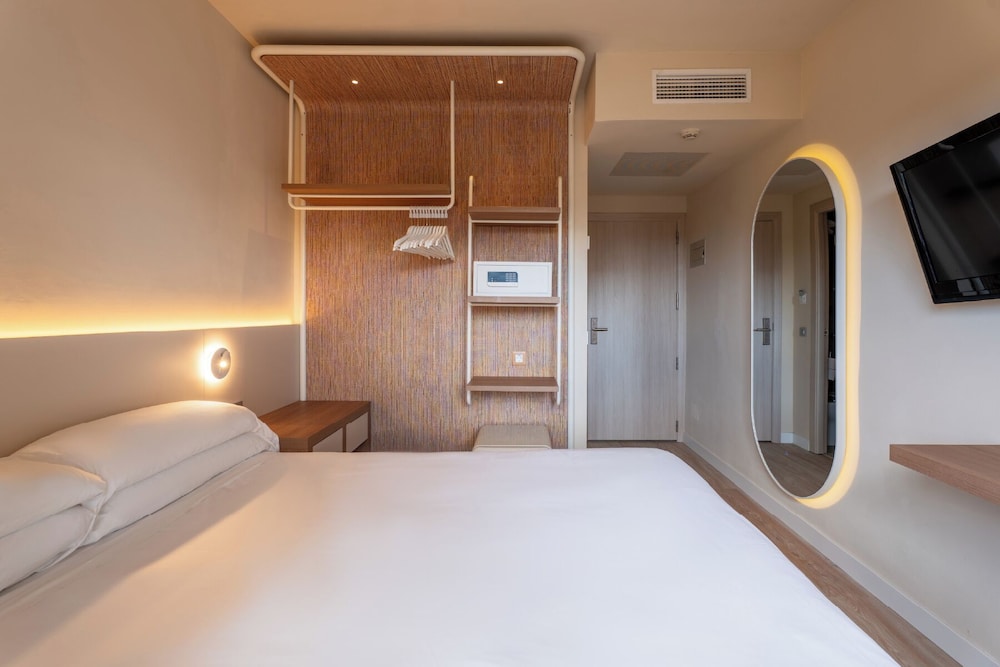 Cala Millor Garden, Adults Only — Hotel rooms in Cala Millor, Balearic Islands