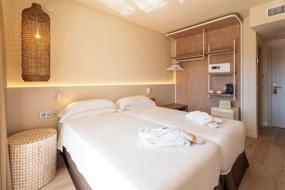 Cala Millor Garden, Adults Only — Hotel rooms in Cala Millor, Balearic Islands