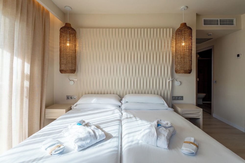 Cala Millor Garden, Adults Only — Hotel rooms in Cala Millor, Balearic Islands