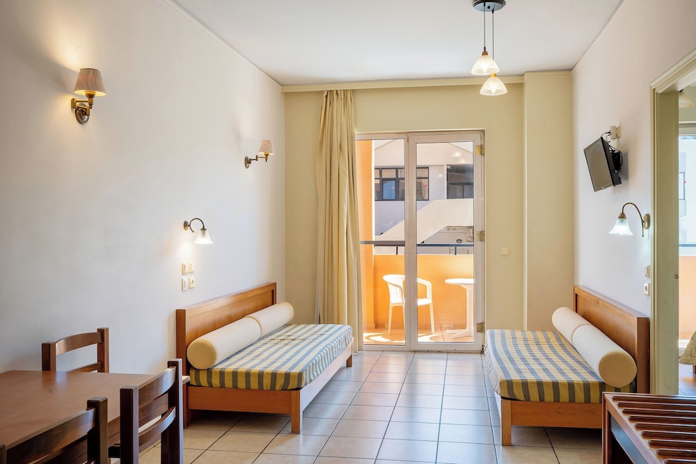 Lefkoniko Bay — Hotel rooms in Rethymnon