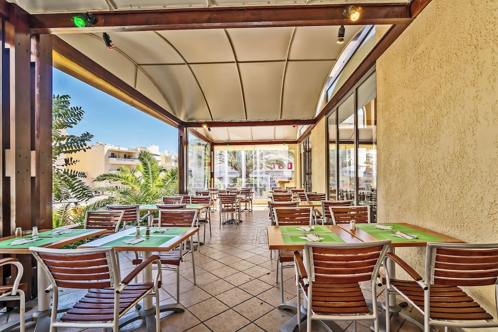 Lefkoniko Bay — Restaurant & bars in Rethymnon