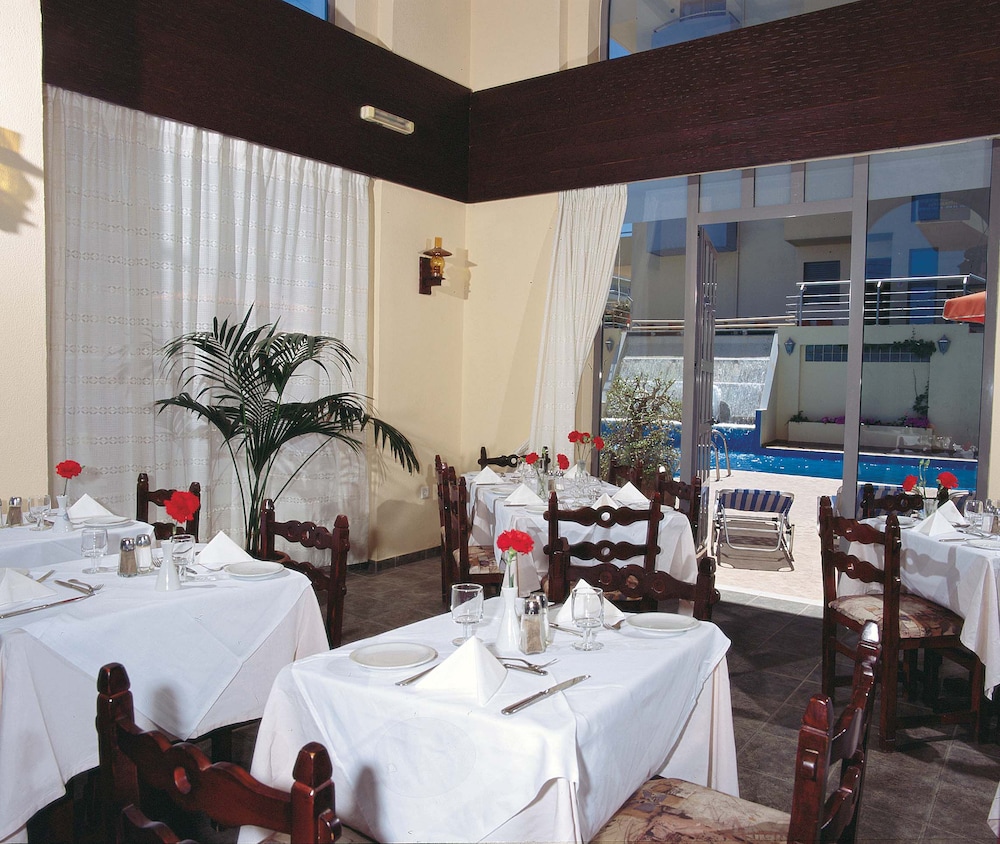 Lefkoniko Bay — Restaurant & bars in Rethymnon