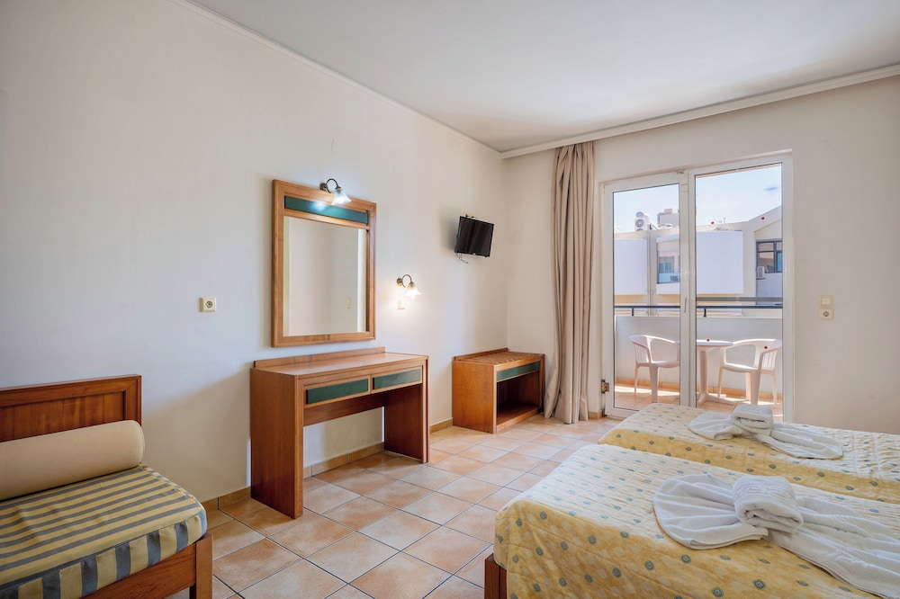 Lefkoniko Bay — Hotel rooms in Rethymnon