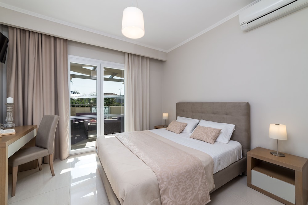 Mamfredas Luxury Resort — Hotel rooms in Tsilivi, Ionian Islands