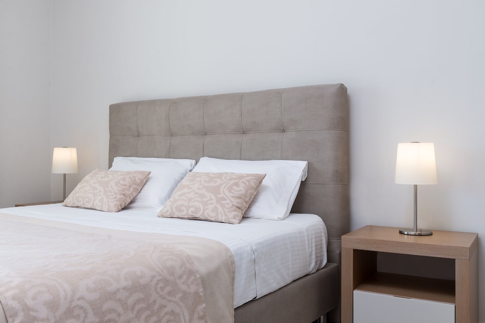 Mamfredas Luxury Resort — Hotel rooms in Tsilivi, Ionian Islands