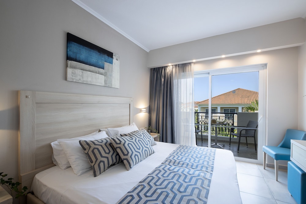Marelen Hotel — Hotel rooms in Kalamaki (Zakynthos), Ionian Islands