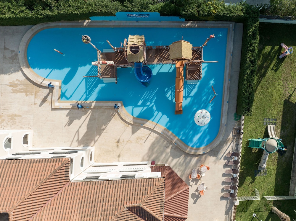 Marelen Hotel — Swimming pool in Kalamaki (Zakynthos), Ionian Islands
