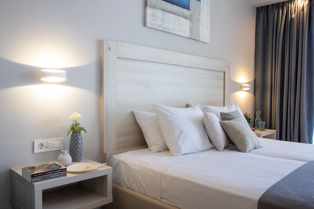 Marelen Hotel — Hotel rooms in Kalamaki (Zakynthos), Ionian Islands
