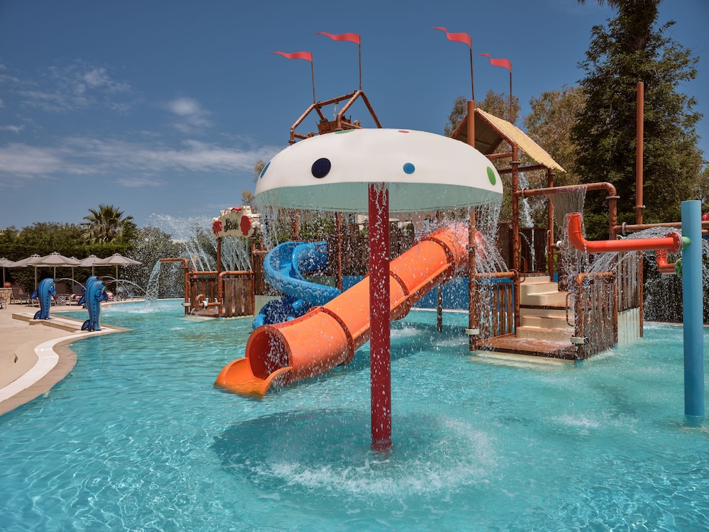 Marelen Hotel — Swimming pool in Kalamaki (Zakynthos), Ionian Islands