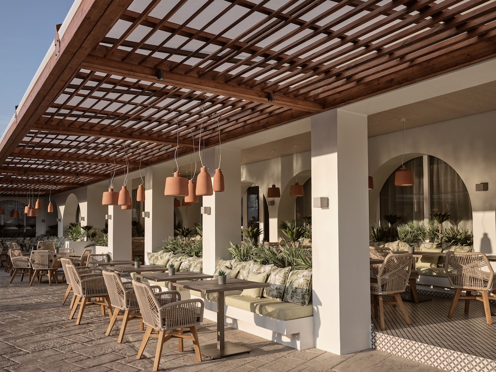 Marelen Hotel — Restaurant & bars in Kalamaki (Zakynthos), Ionian Islands