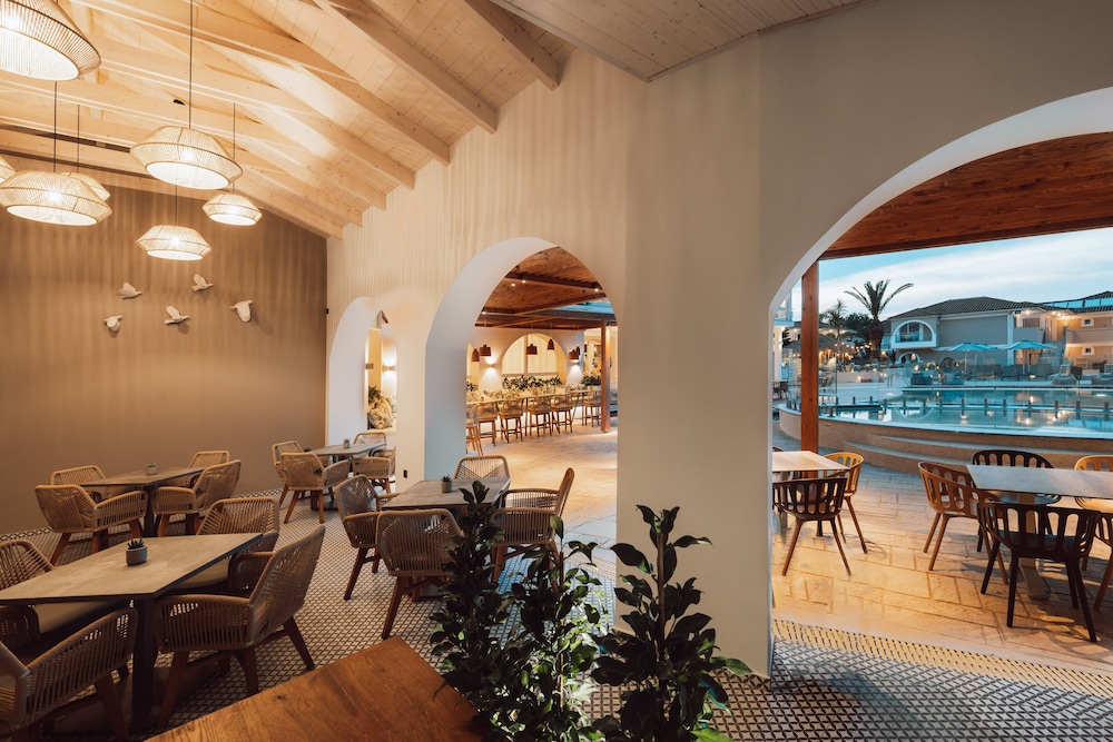 Marelen Hotel — Restaurant & bars in Kalamaki (Zakynthos), Ionian Islands