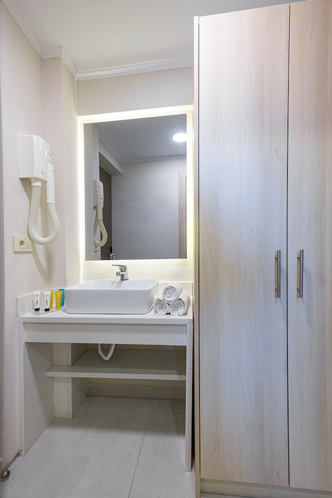 Marelen Hotel — Hotel rooms in Kalamaki (Zakynthos), Ionian Islands