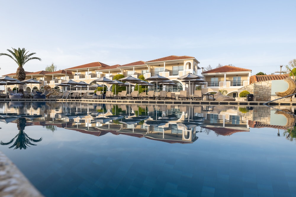 Marelen Hotel — Swimming pool in Kalamaki (Zakynthos), Ionian Islands