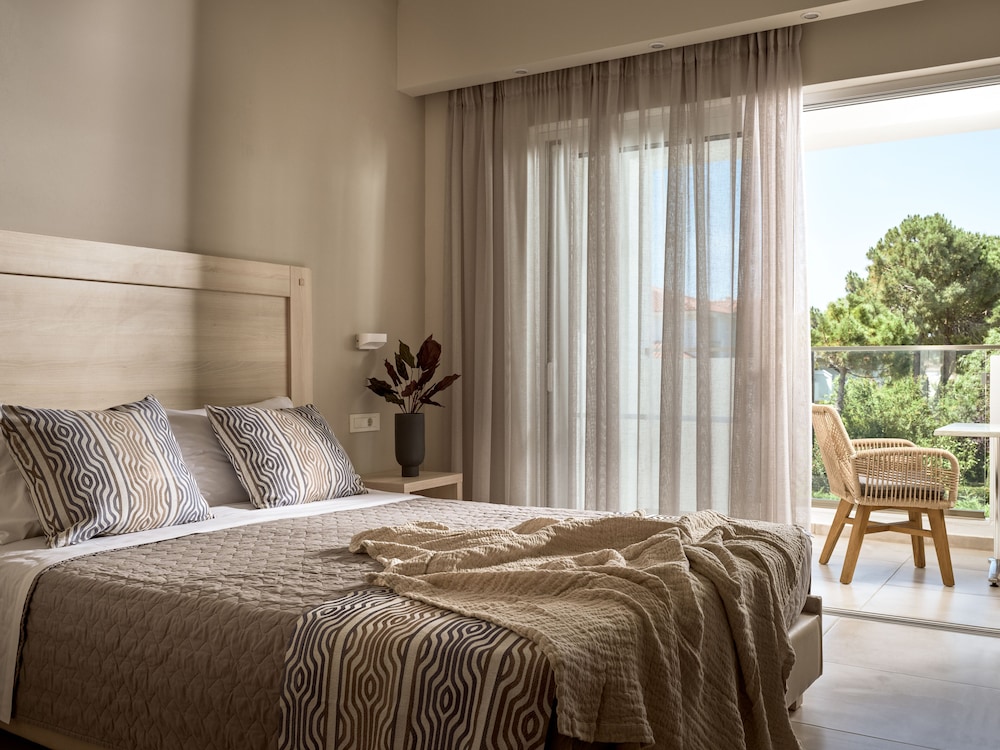 Marelen Hotel — Hotel rooms in Kalamaki (Zakynthos), Ionian Islands