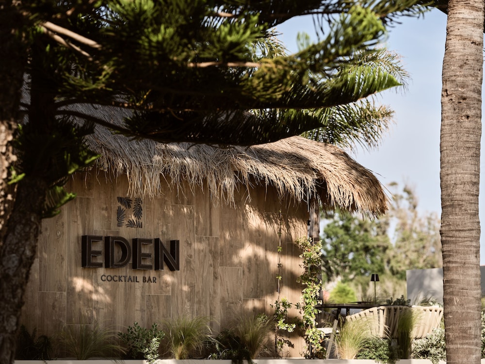 Marelen Hotel — Hotel building in Kalamaki (Zakynthos), Ionian Islands