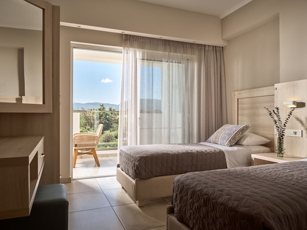 Marelen Hotel — Hotel rooms in Kalamaki (Zakynthos), Ionian Islands