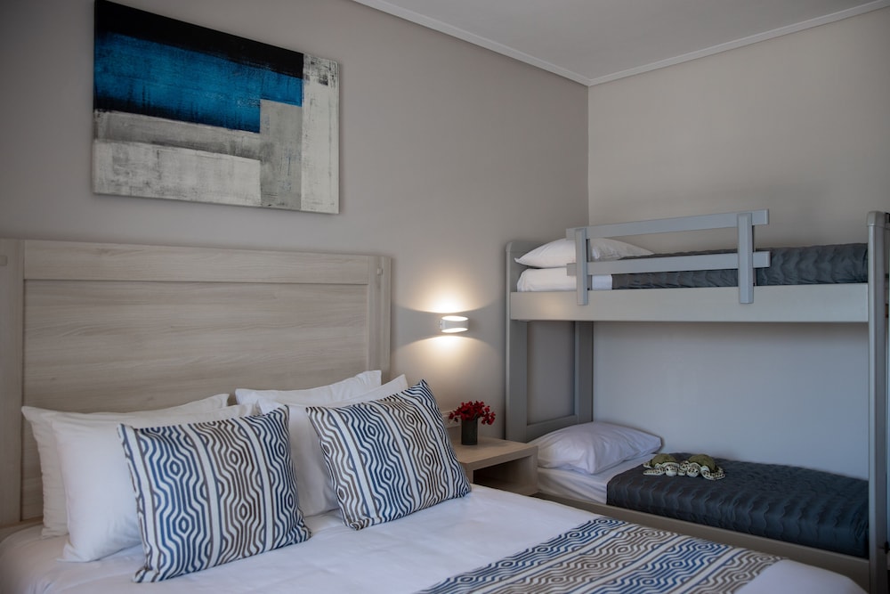 Marelen Hotel — Hotel rooms in Kalamaki (Zakynthos), Ionian Islands
