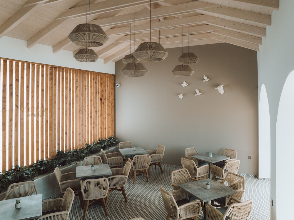 Marelen Hotel — Restaurant & bars in Kalamaki (Zakynthos), Ionian Islands