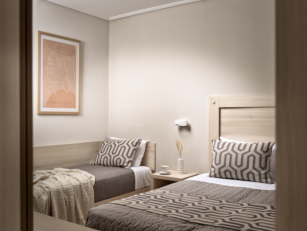 Marelen Hotel — Hotel rooms in Kalamaki (Zakynthos), Ionian Islands