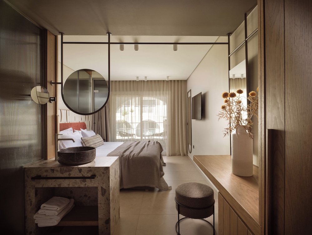 Marelen Hotel — Hotel rooms in Kalamaki (Zakynthos), Ionian Islands
