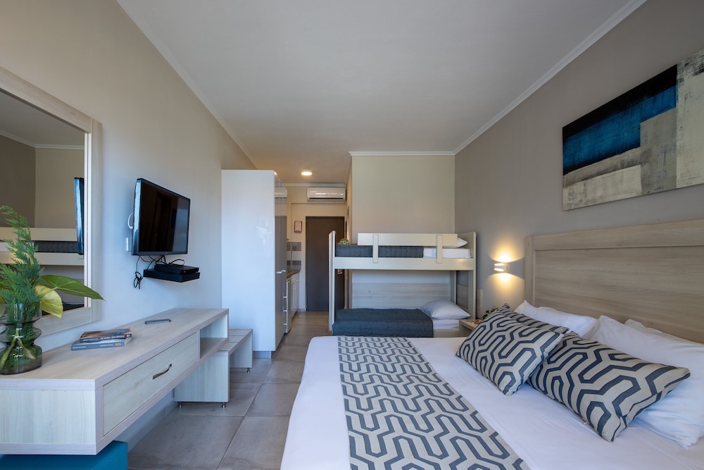 Marelen Hotel — Hotel rooms in Kalamaki (Zakynthos), Ionian Islands