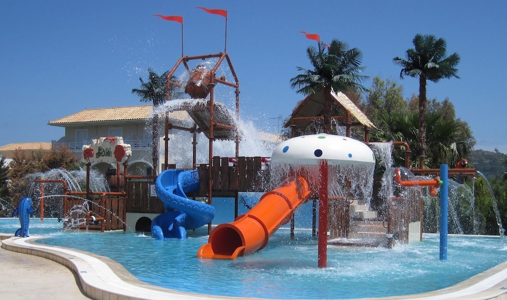 Marelen Hotel — Swimming pool in Kalamaki (Zakynthos), Ionian Islands