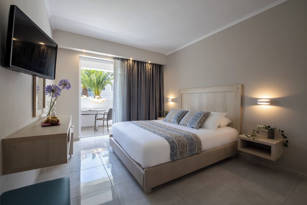Marelen Hotel — Hotel rooms in Kalamaki (Zakynthos), Ionian Islands