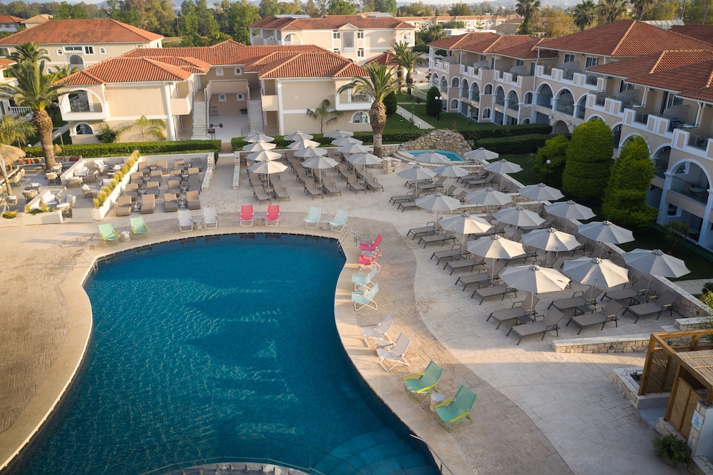Marelen Hotel — Swimming pool in Kalamaki (Zakynthos), Ionian Islands