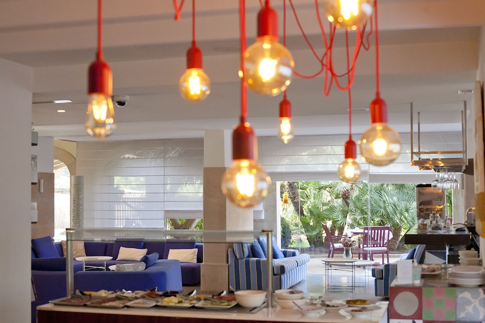 Hotel Cala Sant Vicenç - Adults Only + 16 — Restaurant & bars in Puerto Pollensa, Balearic Islands