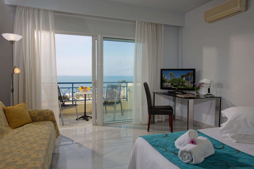 Rethymno Mare Royal & Water Park — Hotel rooms in Rethymnon