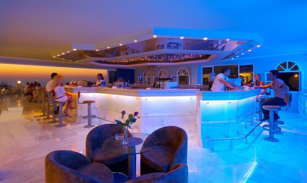 Rethymno Mare Royal & Water Park — Restaurant & bars in Rethymnon
