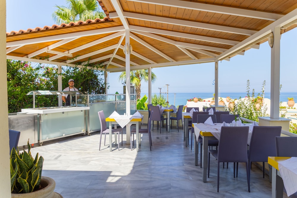 Rethymno Mare Royal & Water Park — Restaurant & bars in Rethymnon