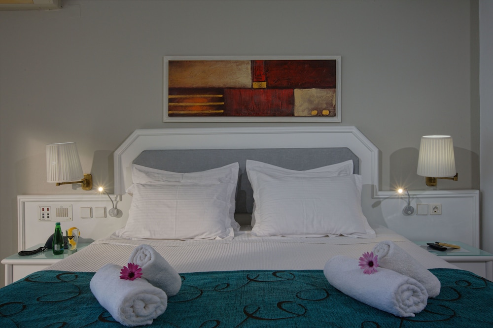 Rethymno Mare Royal & Water Park — Hotel rooms in Rethymnon
